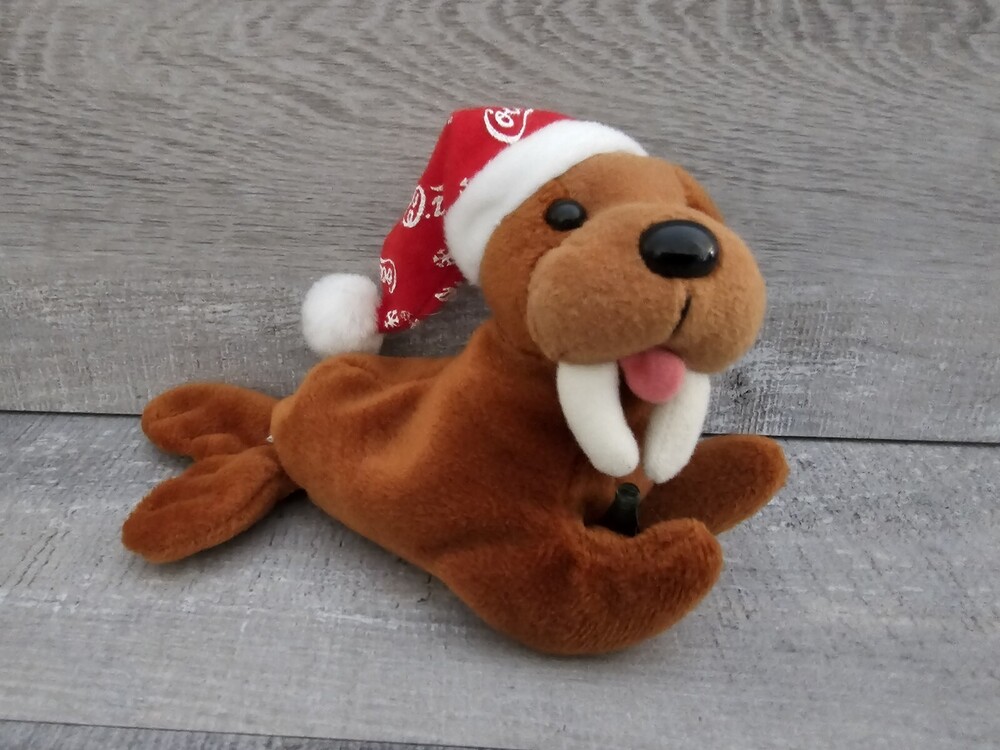 1998 Coca Cola Vtg Bean Bag Plush Style #0141 Walrus In Snowflake NightCap